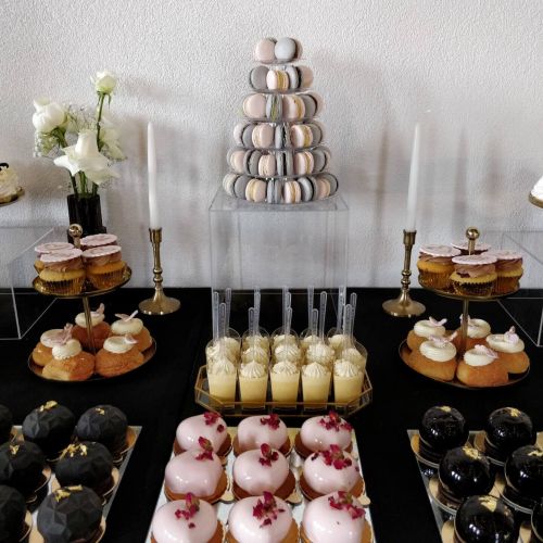 Weselny słodki stół