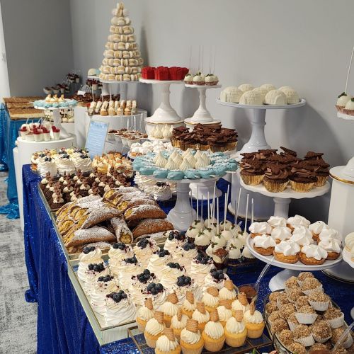 Słodki stół na firmową Wigilię – wyjątkowa aranżacja na event firmowy