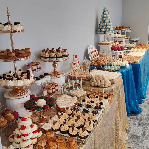 Świąteczny słodki stół firmowy
