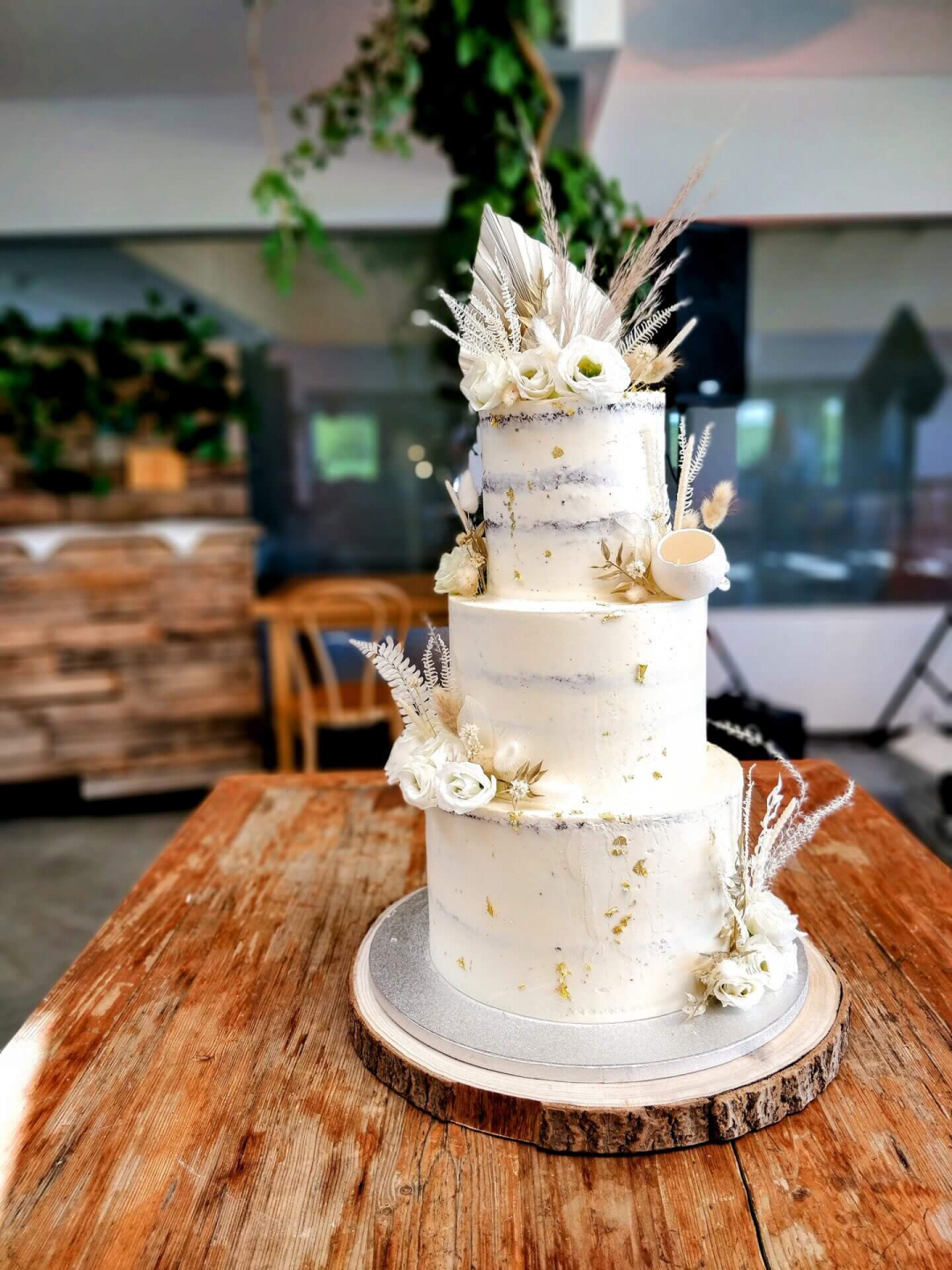 Tort weselny boho