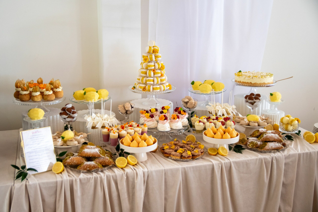 Słodki stół w stylu lemon – jak z włoskiego wybrzeża Amalfi